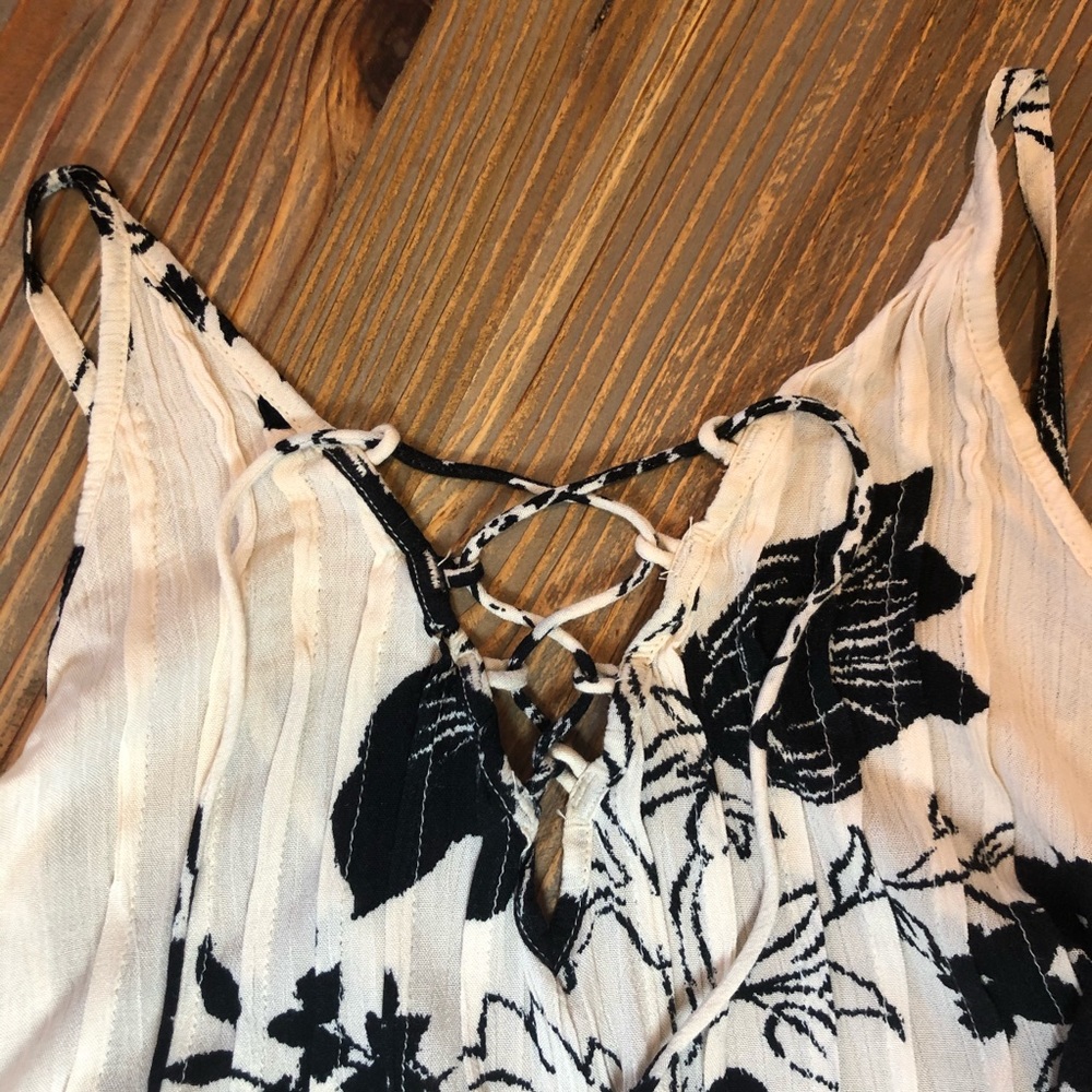 Billabong Floral Black and Ivory Lace-Up Top - Picture 3 of 6